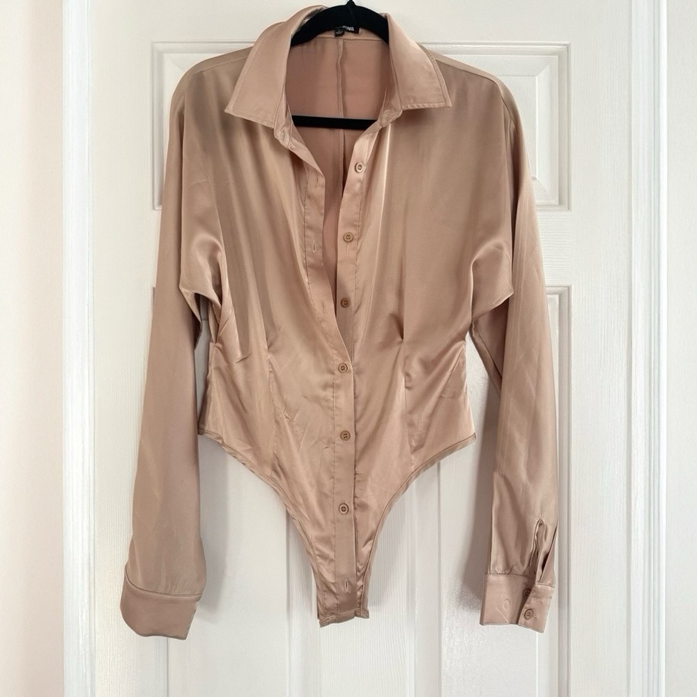 Fashion Nova Beige Satin Button-Front Bodysuit Top Stretchy L (runs SM-Med)